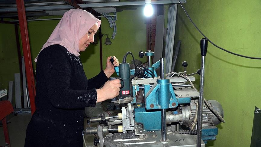 Hem eşinin hem de işinin patronu oldu