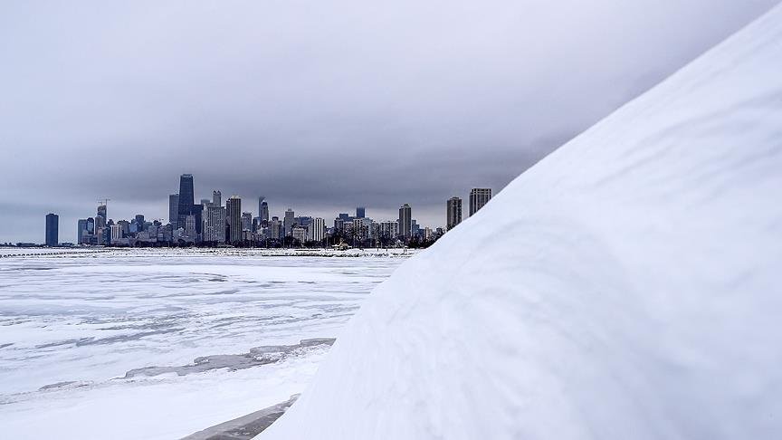 Chicago’yu kar fırtınası vurdu