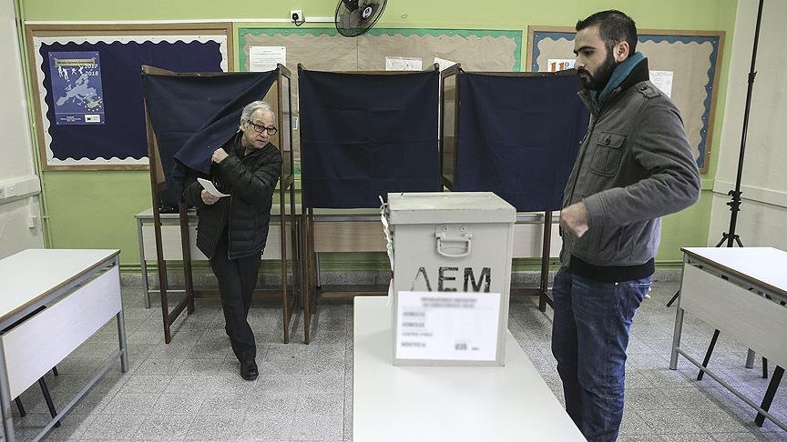 Güney Kıbrıslılar sandık başında