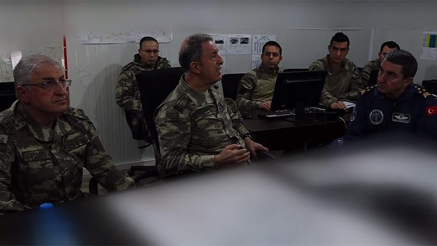 Akar’ın sınır hattındaki görüntüleri paylaşıldı