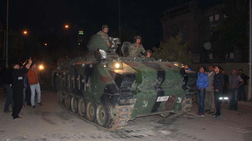 ‘Darbeci yarbay’ askeri personele mühimmat dağıttırmış