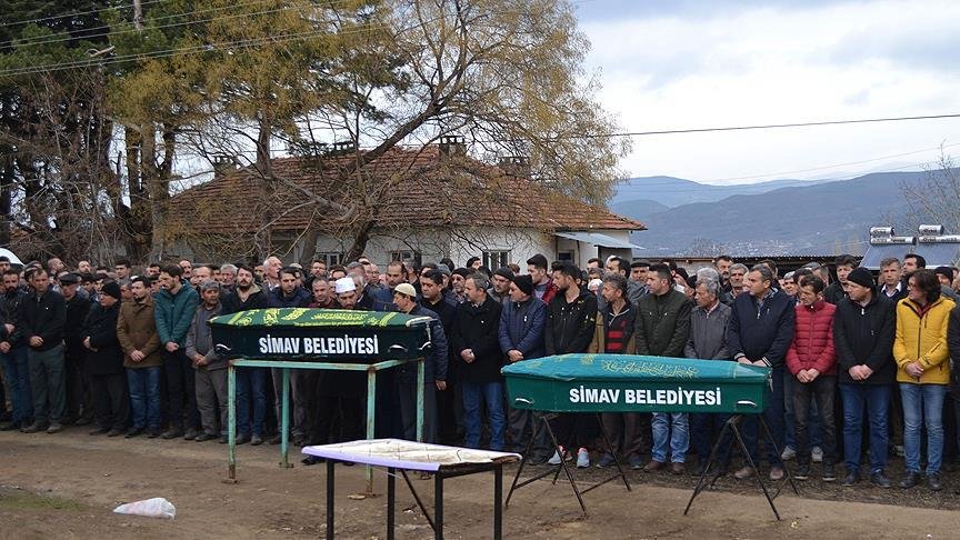 Baba ve oğlu aynı gün defnedildi