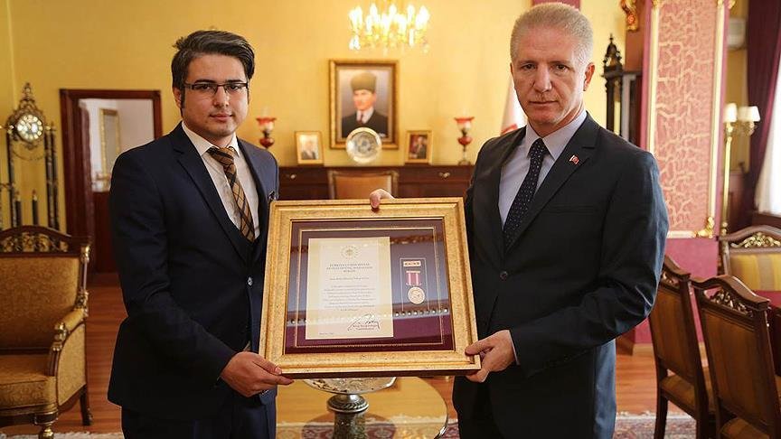 15 Temmuz gazisi polise Devlet Övünç Madalyası ve Beratı