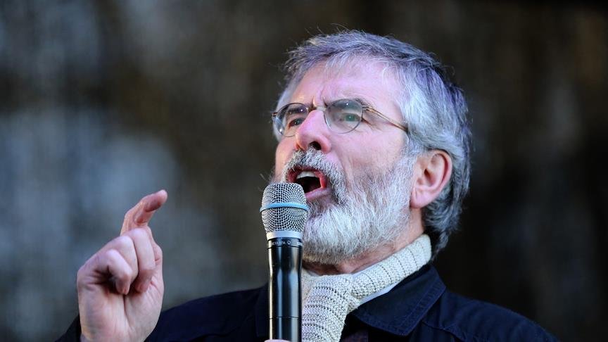 Adams, Sinn Fein partisinin liderliğini bıraktı