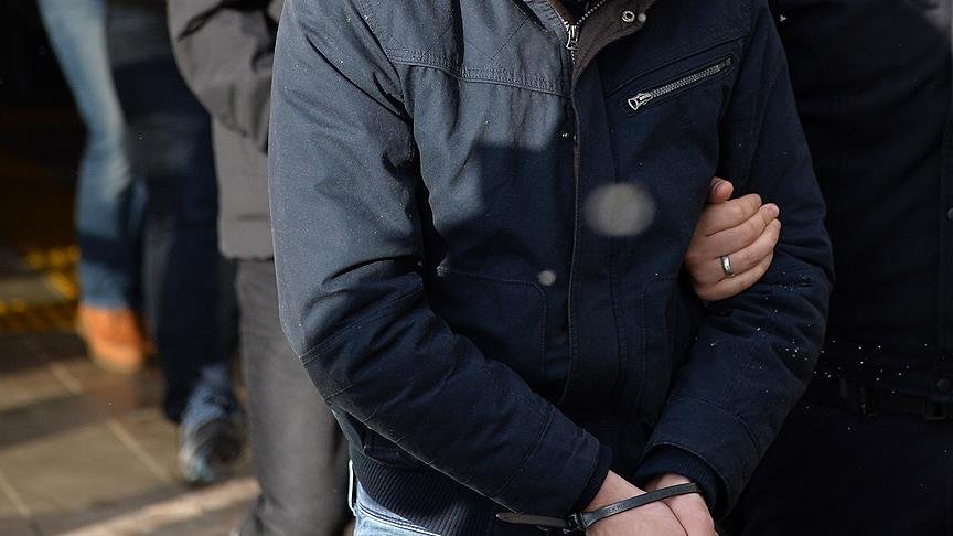 İzmir’de FETÖ/PDY operasyonları: 18 gözaltı
