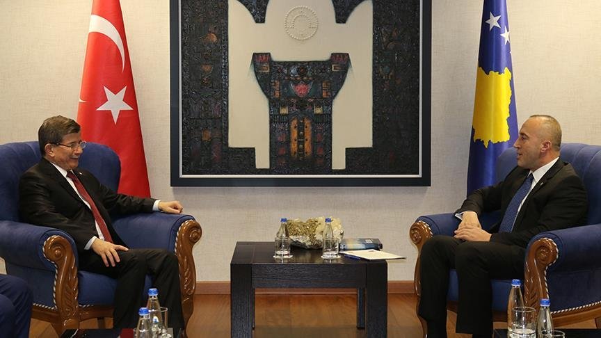 Kosova Başbakanı Haradinaj, Eski Başbakan Davutoğlu’nu kabul etti
