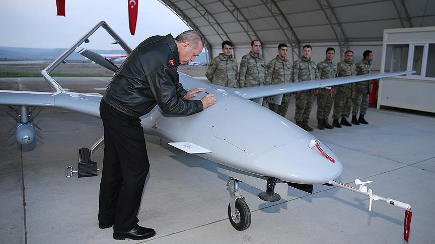 Cumhurbaşkanı Erdoğan, Bayraktar SİHA’ya imzasını attı