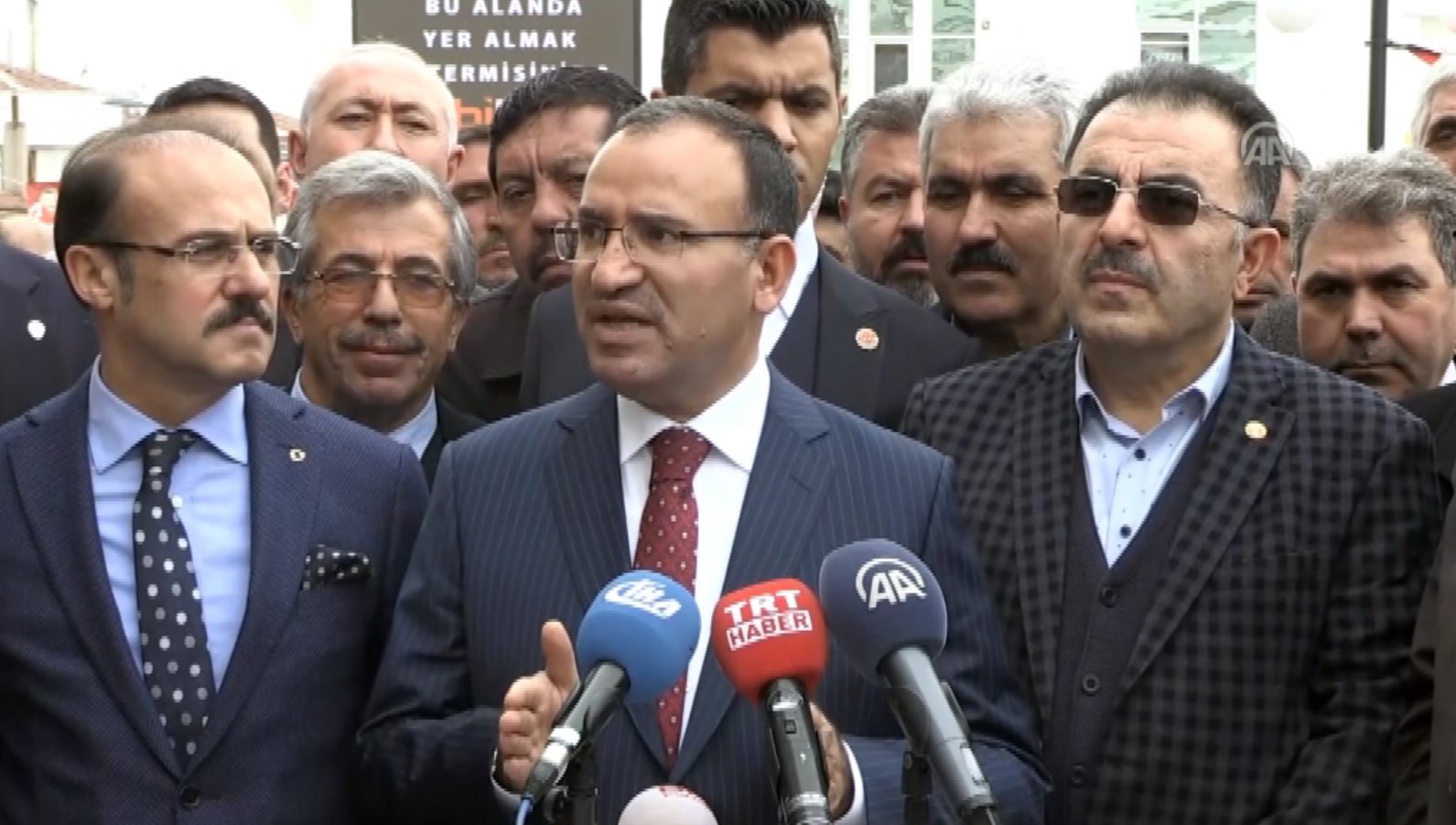 Bekir bozdağ açıklama yaptı