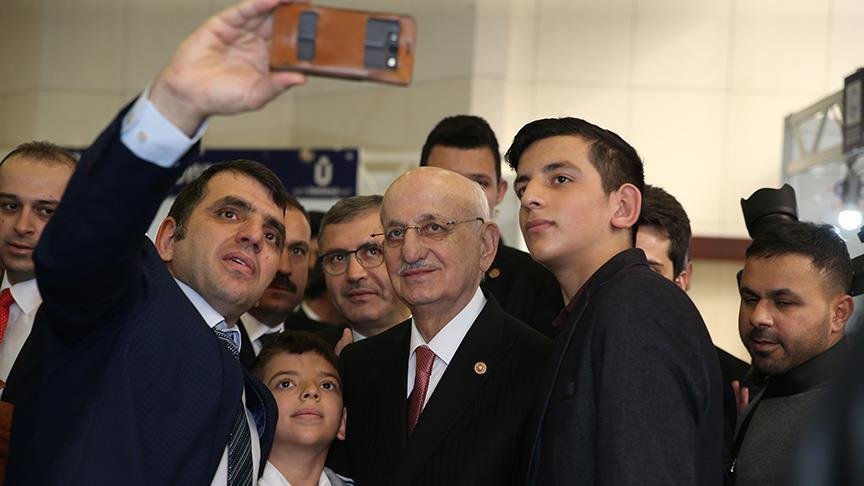 Gençlerin yoğun ilgi gösterdiği ‘4. Üsküdar Kitap Fuarı’ başladı