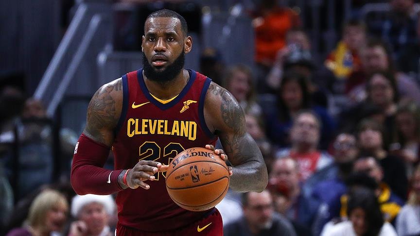 LeBron James’in ‘triple-double’ı galibiyet getirdi