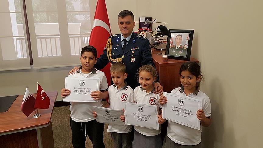 Katar’daki Türk öğrencilerden Zeytin Dalı Harekatı’na destek