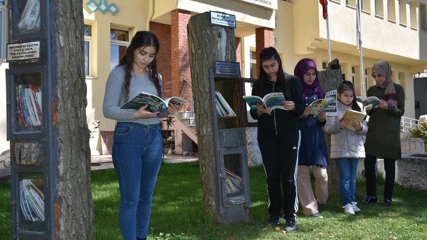 ‘Ağaç Kütüphane’ hiç kapanmıyor