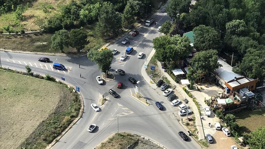 İstanbul’da jandarmadan helikopterle trafik denetimi