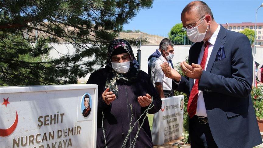 Teröristlerin katlettiği şehit Bedirhan bebek ve annesi Sivas’ta anıldı