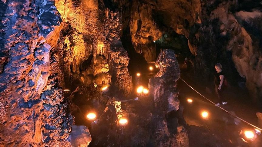 Türkiye’nin dördüncü büyük mağarası Mencilis ilgi görüyor