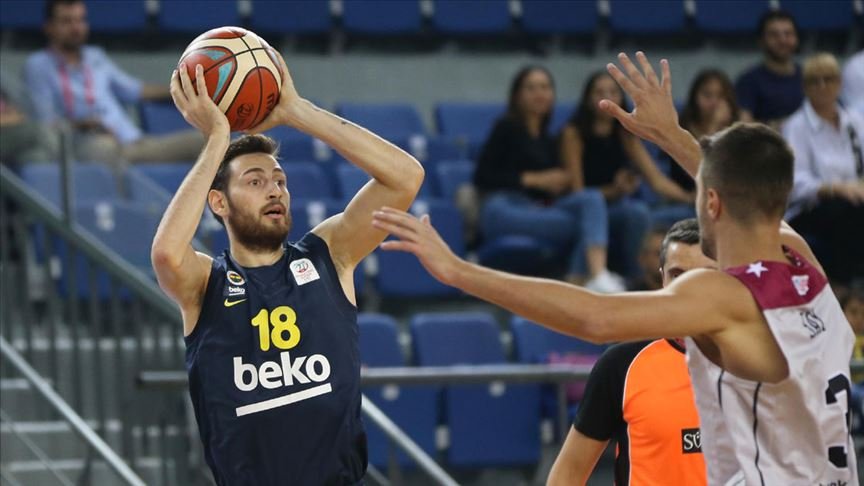 Fenerbahçe Beko’da Egehan Arna ile yollar ayrıldı