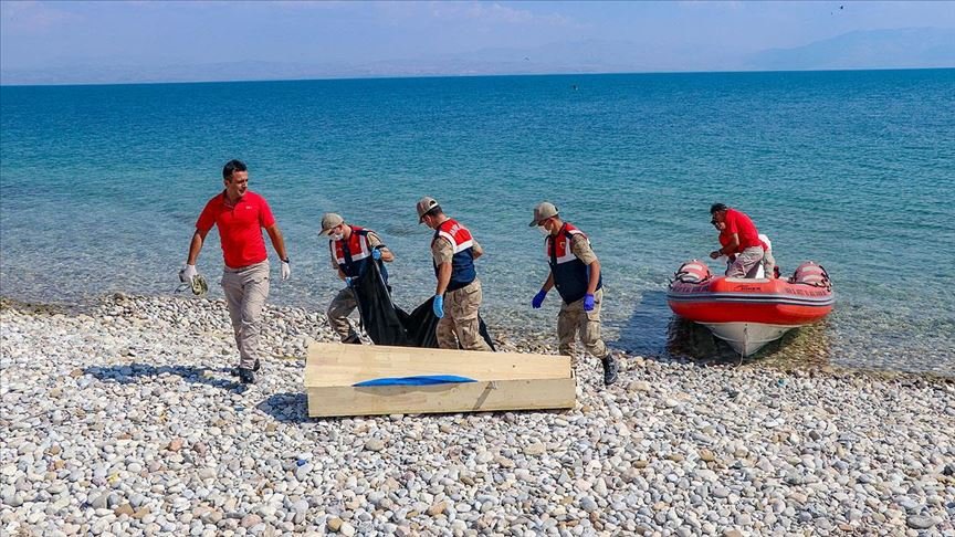 Van Gölü’nde teknenin batması sonucu kaybolan 2 çocuğun daha cesedi bulundu