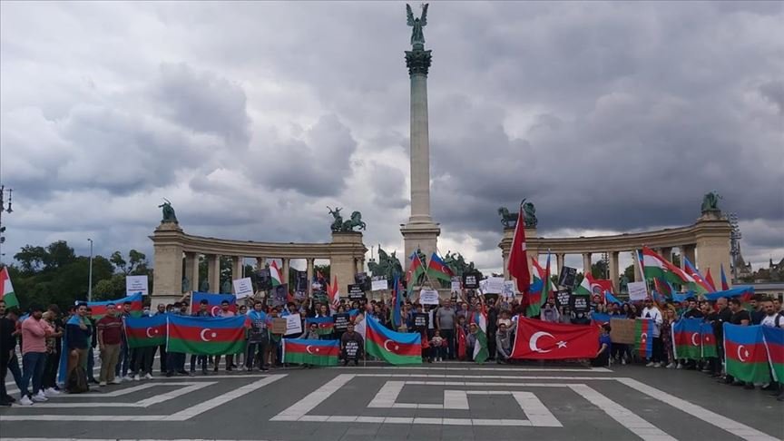 Macaristan’da, Ermenistan’ın saldırıları protesto edildi