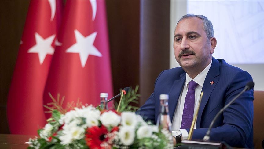 ‘Ayasofya’nın tekrar ibadete açılmasının hukuki bir gereklilik olduğunu düşünüyorum’
