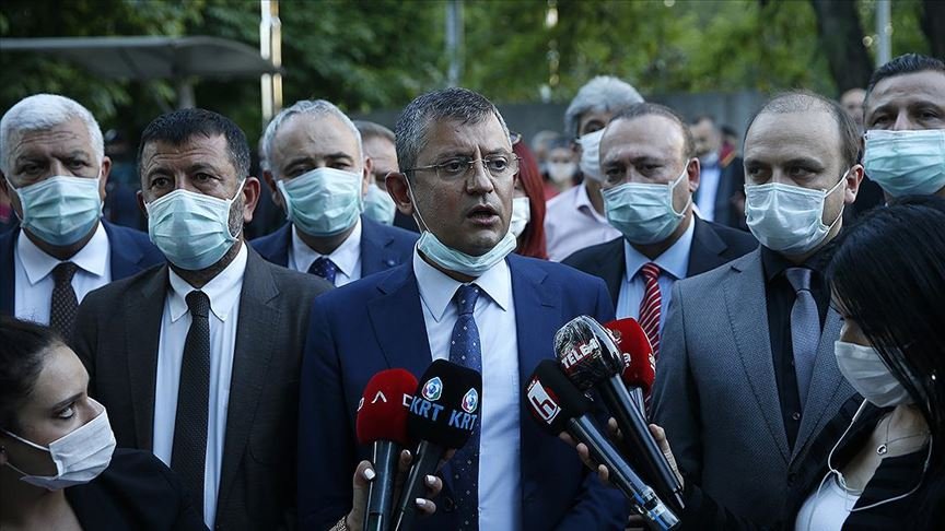 CHP’li Özel’den barolara ilişkin kanun teklifinin komisyon görüşmelerine eleştiri