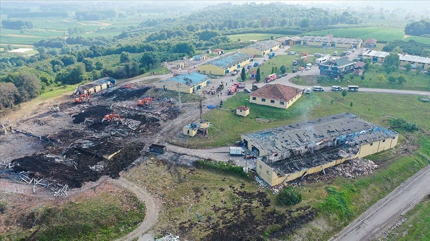 Sakarya’daki patlamaya ilişkin havai fişek fabrikasının 2 sahibinden biri tutuklandı