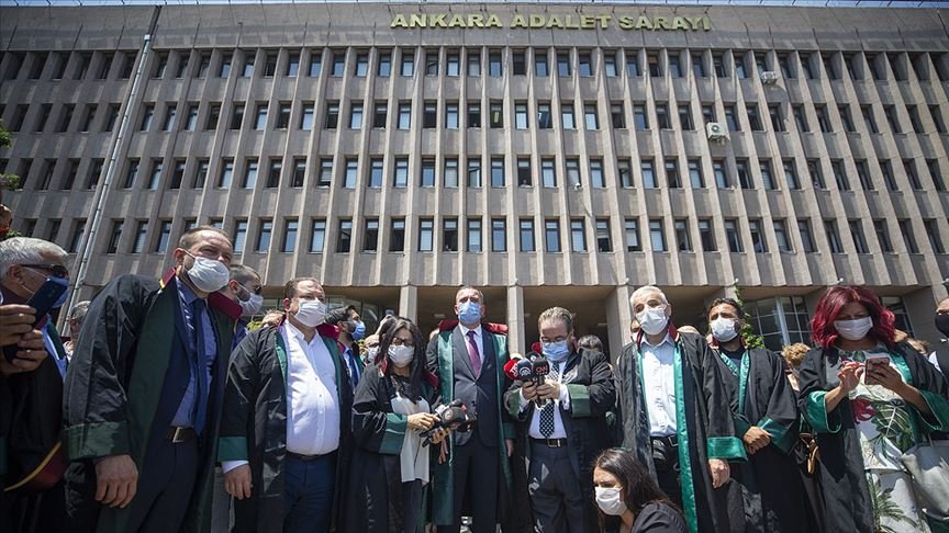 Ankara Barosu avukatları çoklu baro düzenlemesini protesto etti