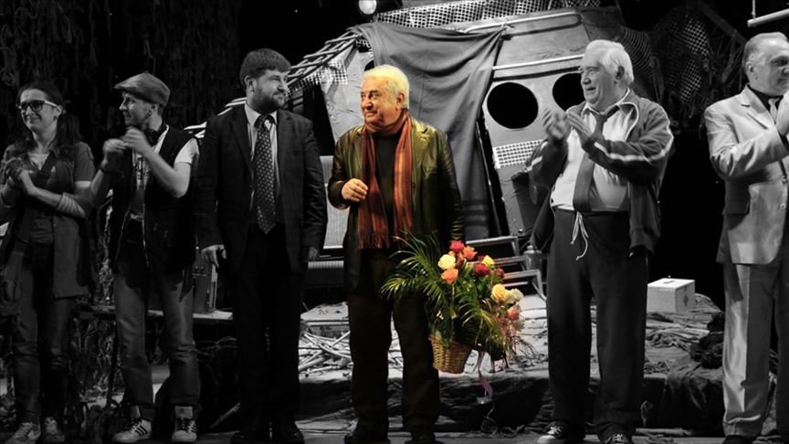 Tiyatroya adanmış 50 yıl: Tuncer Cücenoğlu