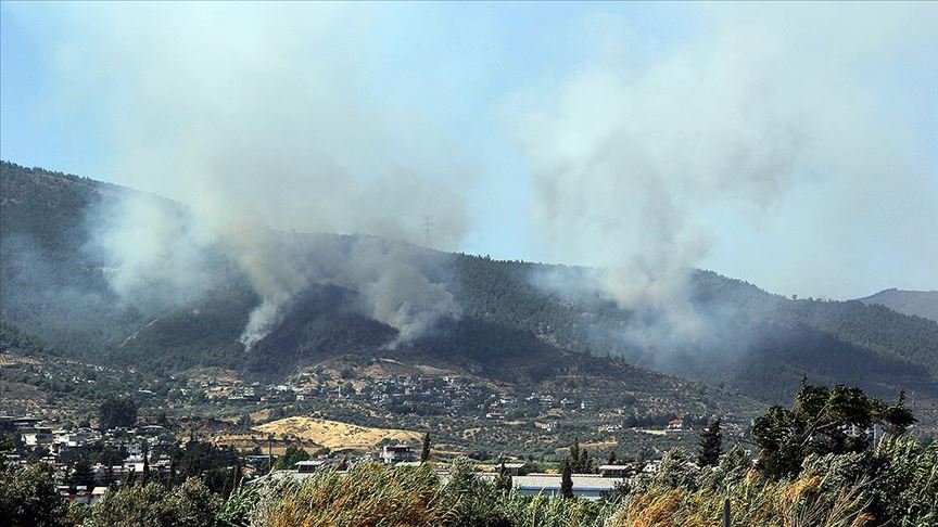 Hatay’da 4 farklı noktada çıkan orman yangınına müdahale ediliyor