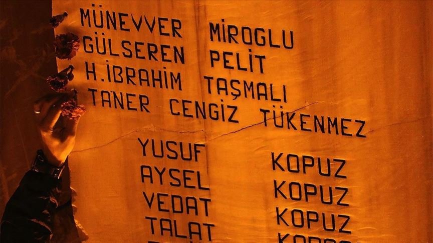 Marmara depreminde yaşamını yitirenler törenle anıldı