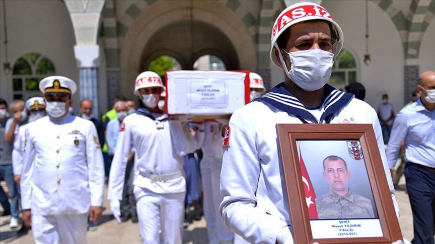 Hakkari’de şehit olan asker Mersin’de son yolculuğuna uğurlandı