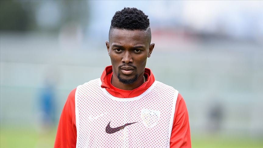 Beşiktaş’a transferi gündemde olan Mensah İstanbul’a geldi