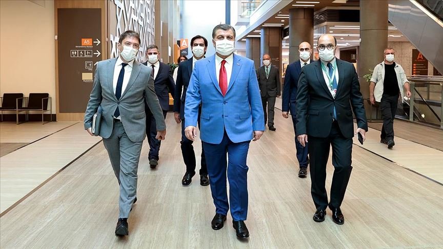 Sağlık Bakanı Koca, Başakşehir Çam ve Sakura Şehir Hastanesini ziyaret etti