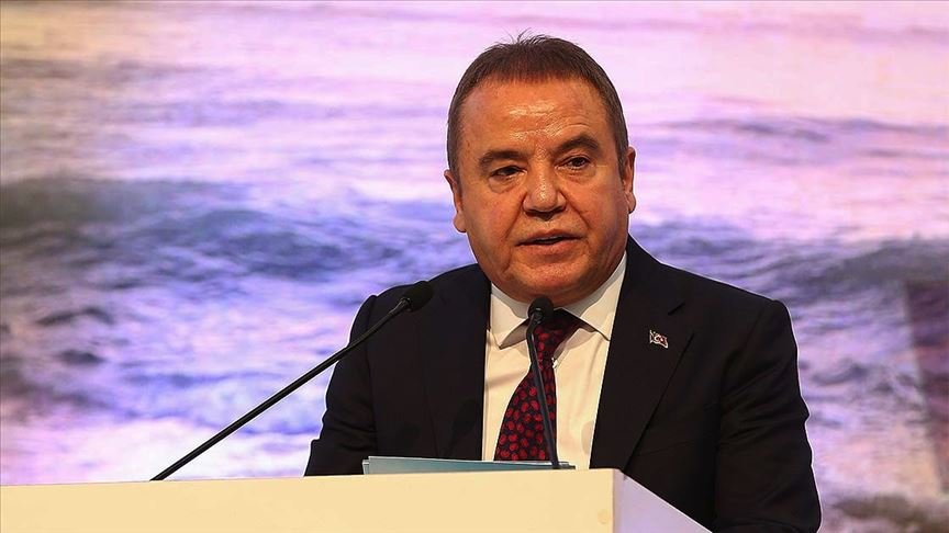 Antalya Büyükşehir Belediye Başkanı Böcek’in Kovid-19 testi pozitif çıktı