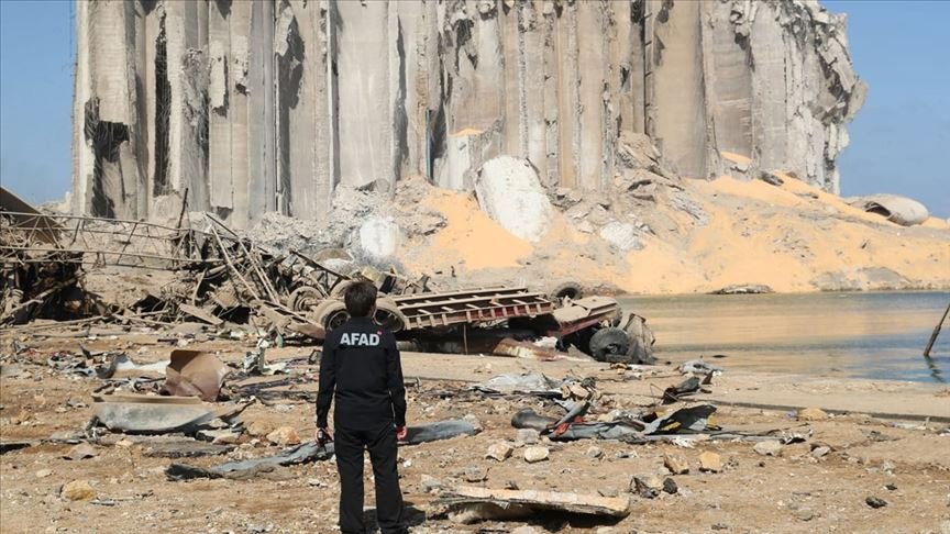 AFAD Beyrut Limanı’nda arama kurtarma çalışmalarına başladı