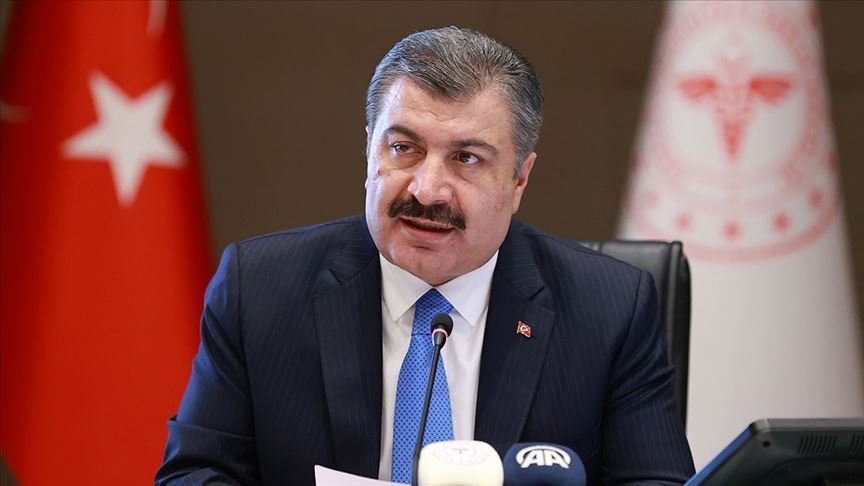 Bakan Koca’dan saldırıya uğrayan sağlık çalışanına destek