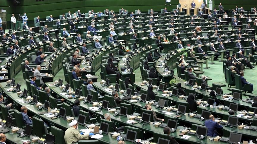 İran Meclisi, Ruhani’nin sunduğu Sanayi Bakanı adayına güvenoyu vermedi