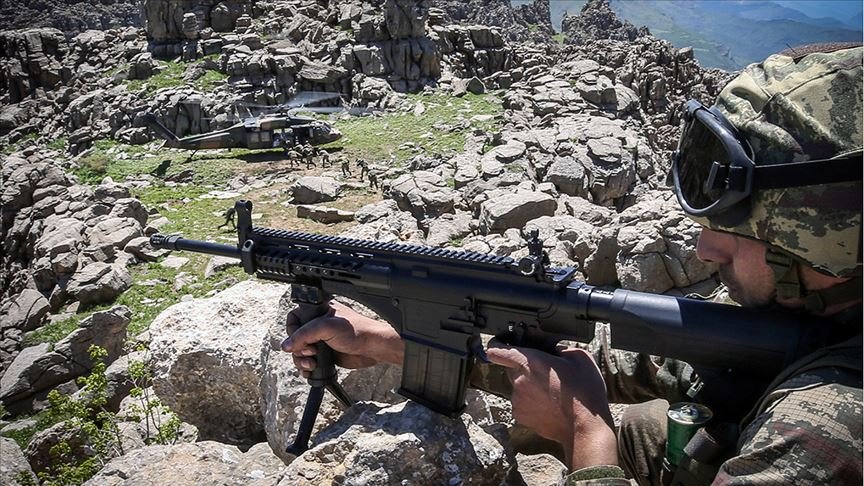 MSB: Zeytin Dalı bölgesinde 19, Barış Pınarı bölgesinde de 2 PKK/YPG’li terörist yakalandı