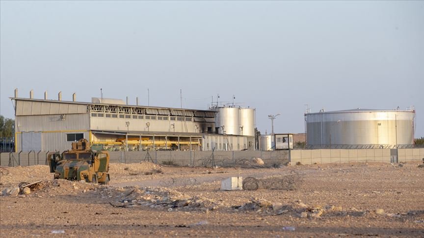 Hafter, Libya’da aylardır petrol üretimine uyguladığı blokajı kaldırdığını duyurdu