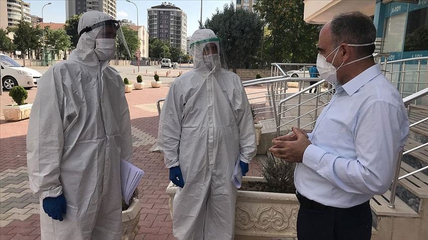 ‘Öğretmen-polis omuz omuza’ salgınla mücadelede hasta takibinde
