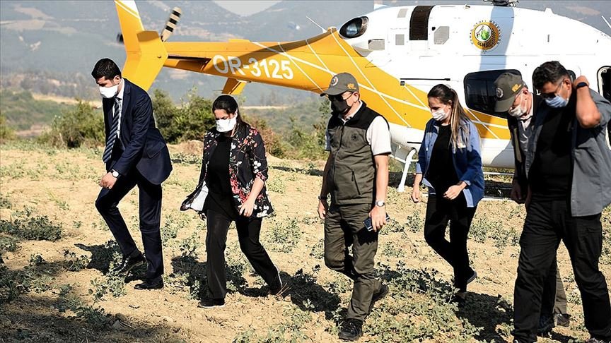 Tarım ve Orman Bakanı Pakdemirli’nin Kozan yangını mesaisi devam ediyor
