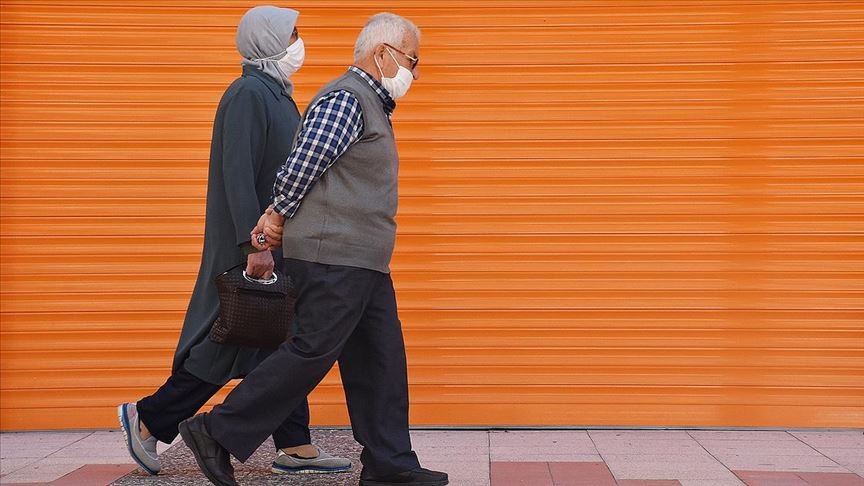 Manisa’da 65 yaş ve üstü vatandaşlara yeni Kovid-19 tedbirleri getirildi