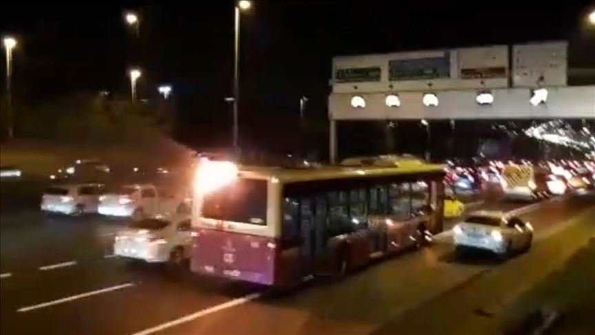 İstanbul’da alev alan yolcu otobüsü yoluna devam etti