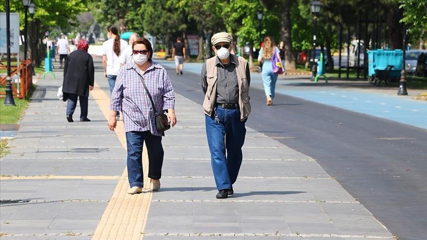 Konya’da Kovid-19 nedeniyle 65 yaş ve üstü vatandaşlara yönelik yeni tedbirler alındı