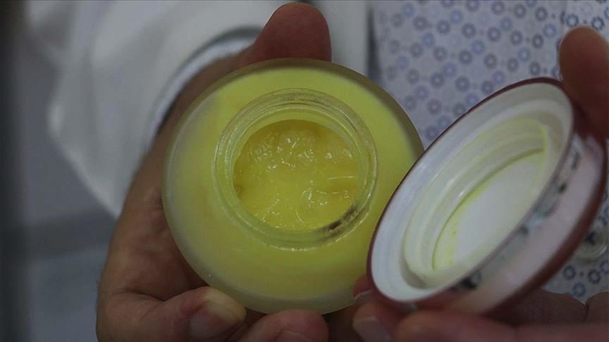 Dicle Üniversitesinde bordan yarı sentetikli el yumuşatıcı krem üretildi