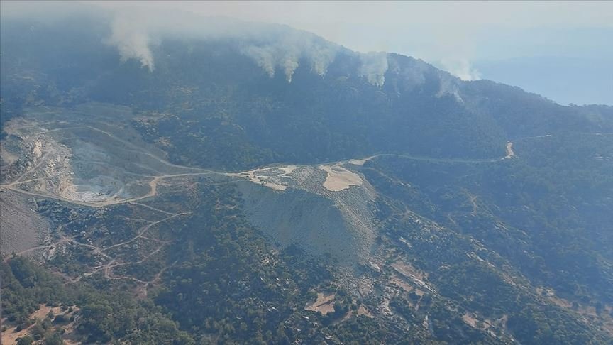 Aydın’da başlayıp Muğla’ya kadar ulaşan orman yangınını söndürme çalışmaları sürüyor