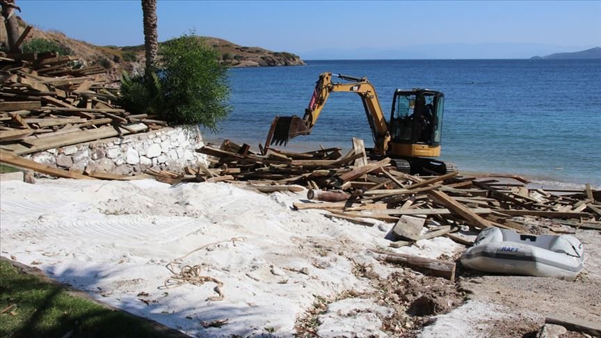 Bodrum’daki ‘hassas alan’da bulunan son işletme de yıkılıyor