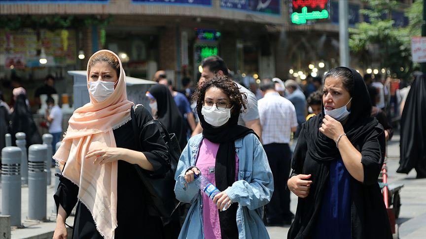 İran’da Kovid-19 tedbirlerine uymayanlara ceza geliyor