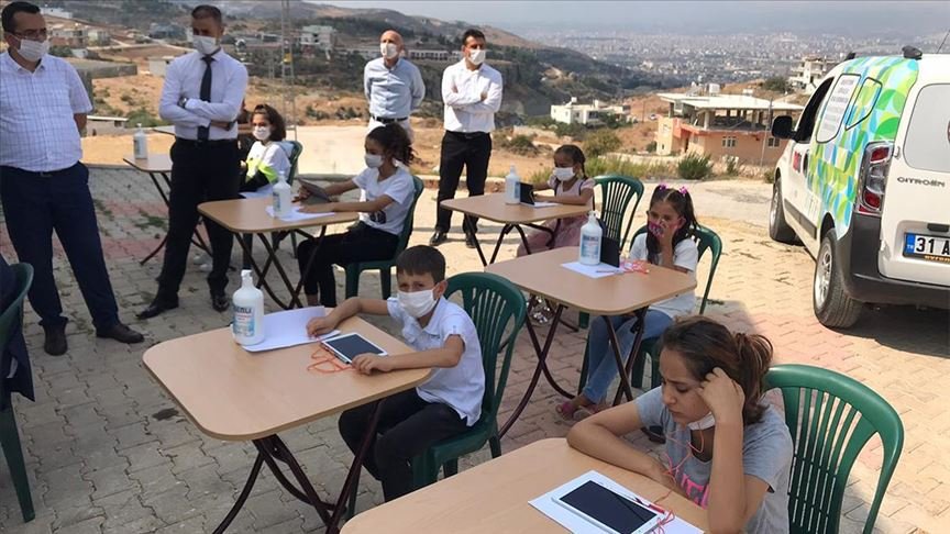 Hatay’da ‘Gezgin EBA Destek Noktası’ kırsaldaki öğrencilerle buluştu