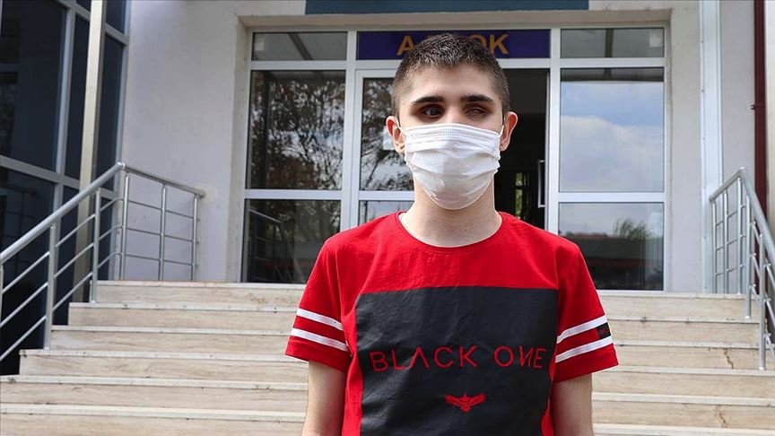 Barış Manço hayranı görme engelli Ümit’in hayali müzik öğretmeni olmak