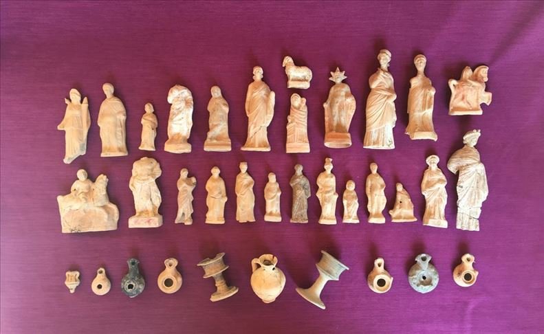 Myra Antik Kenti’nde 2200 yıllık pişmiş toprak eserler bulundu
